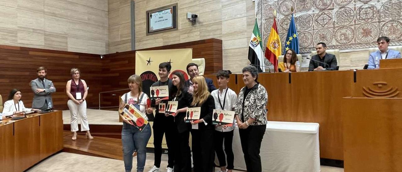 Equipo de alumnos del instituto San Fernando ganador del primer Concurso de Debate de ESO.