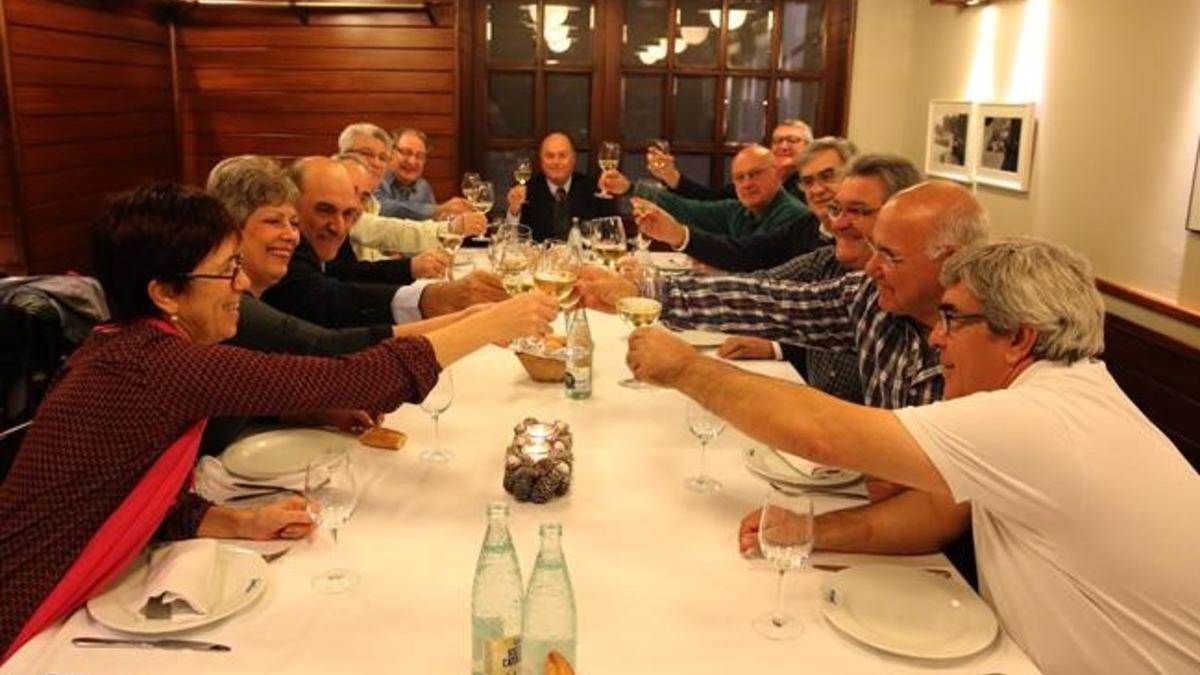 Cena de extrabajadores de la Seat en la marisquería Carballeira, con menús de entre 46 y 58 euros. 