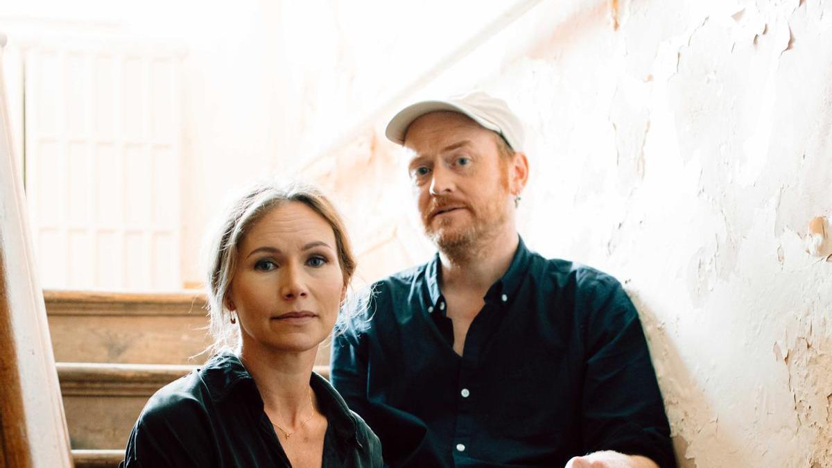 Nina Persson y James Yorkston.