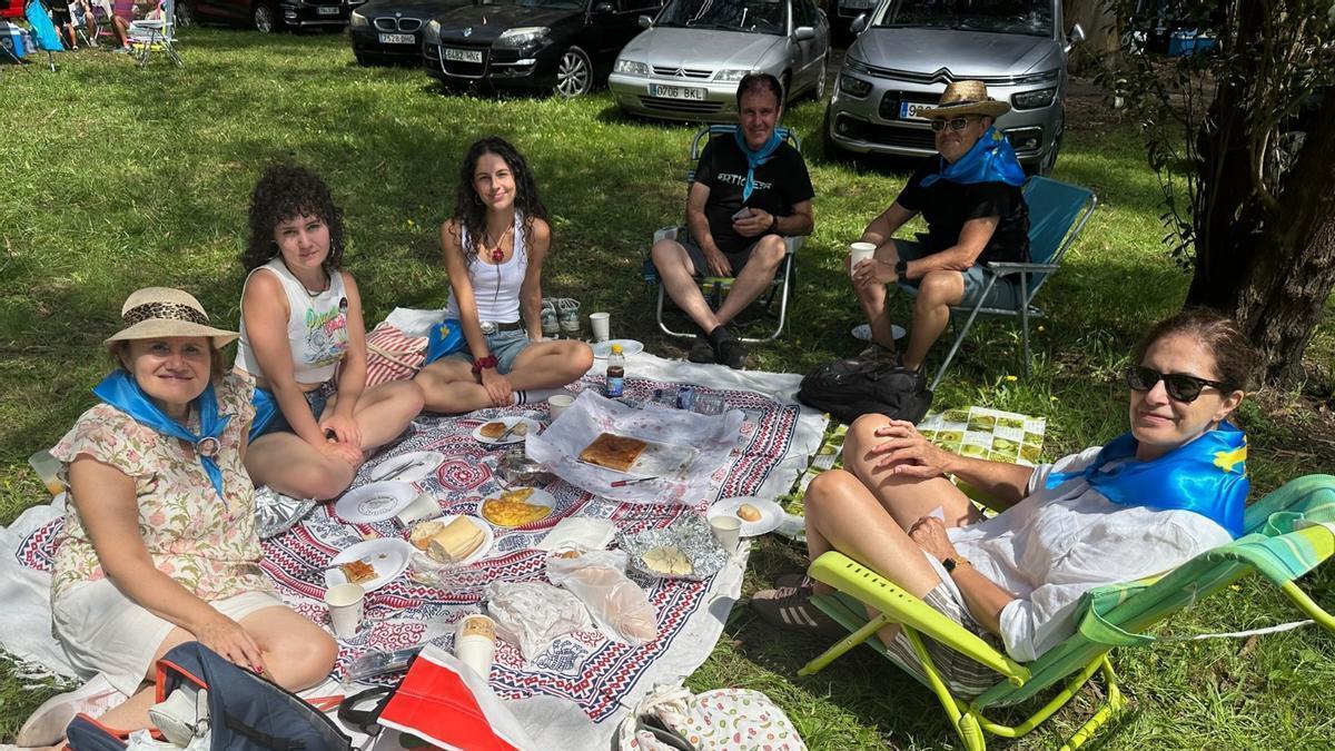 En imágenes: la jira de Navia despide las fiestas de Nuestra Señora de la Barca y San Roque