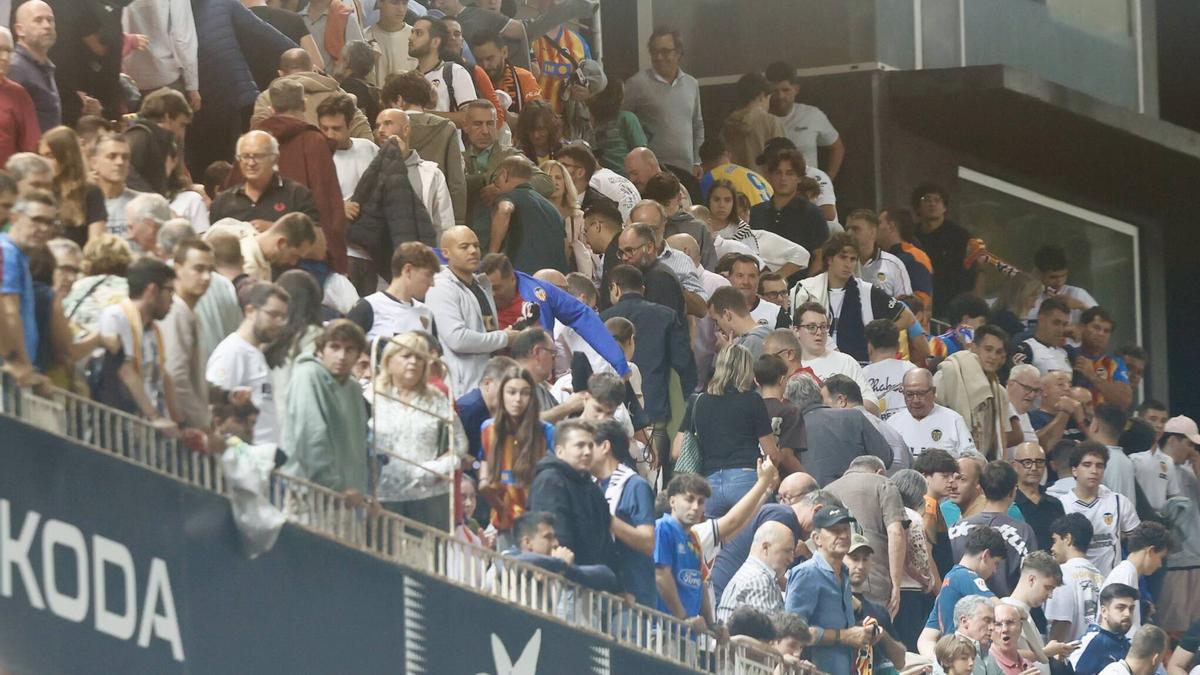 Detalle de la grada de Mestalla, en un partido disputado esta temporada.