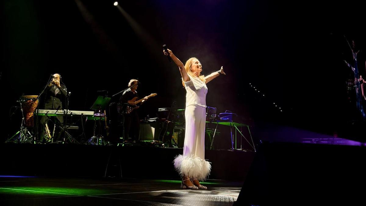 Ana Belén se estrena en el Roig Arena