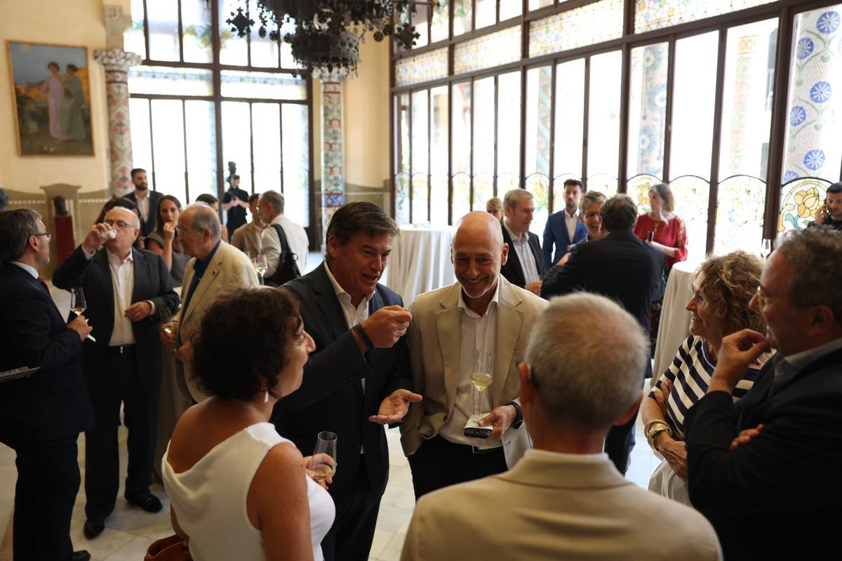 Ambiente durante la reunión celebrada este martes en el Palau de la Música Catalana, que ha contado con la presencia de Alícia Romero, consellera d’Economia i Finances, Xavier Comerma, director general adjunt i director territorial del Banc Sabadell y Josep Rull, president del Parlament de Catalunya, entre otros.