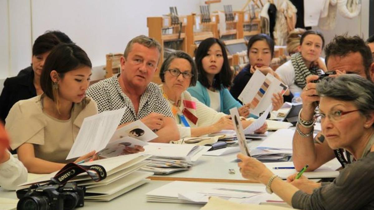 Un total de 34 miembros de Intercolor se han reunido en la Escuela Superior de Diseño de Sabadell, para determinar las tendencias de color de la primavera del 2016.