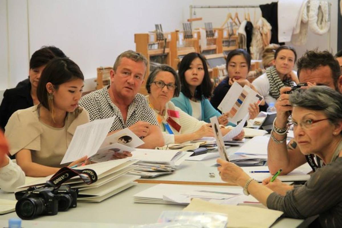 Un total de 34 membres d’Intercolor s’han reunit a l’Escola Superior de Disseny de Sabadell, per determinar les tendències de color de la primavera del 2016. Un total de 34 membres d’Intercolor s’han reunit a l’Escola Superior de Disseny de Sabadell, per determinar les tendències de color de la primavera del 2016.