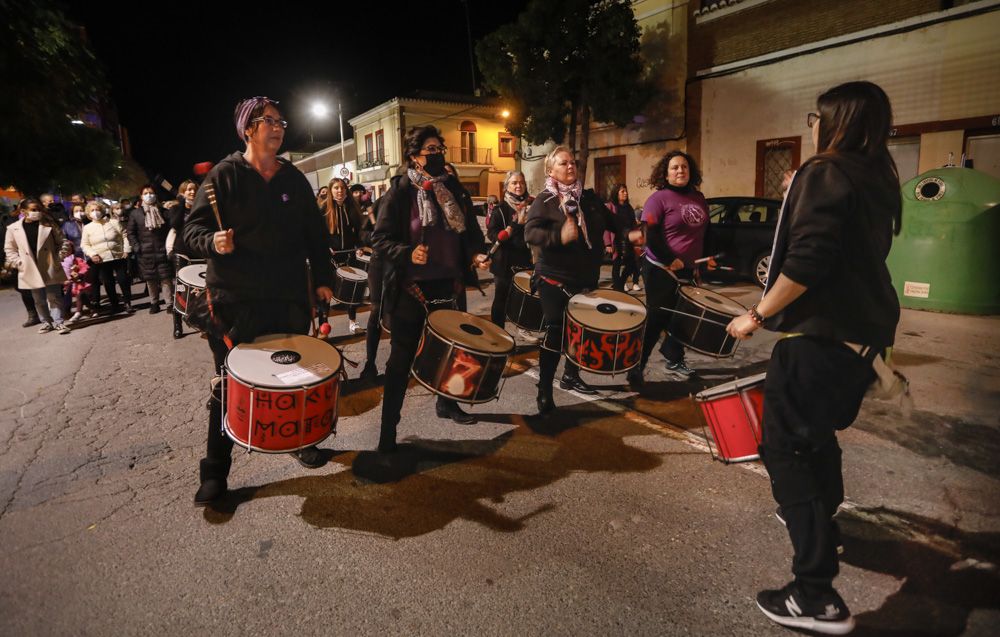 Manifestación en las calles del Port de Sagunt, el 25N contra la violencia machista.