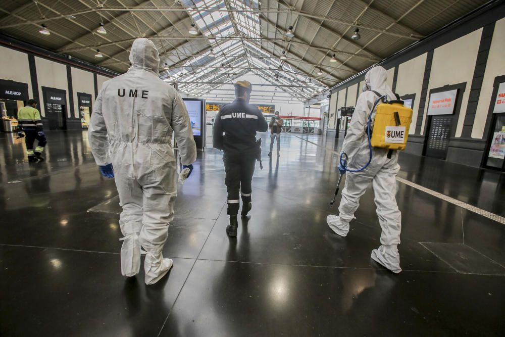 Trabajos de la UME en la Estacion de Renfe, Luceros y Hospital General de Alicante