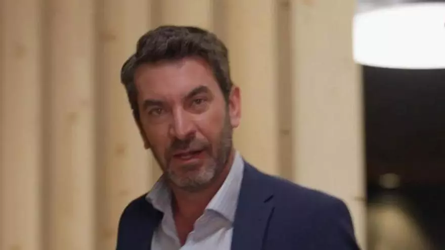 Ya están disponibles todos los capítulos de Café para Cinco donde Arturo Valls se convierte en el ninja de la publicidad