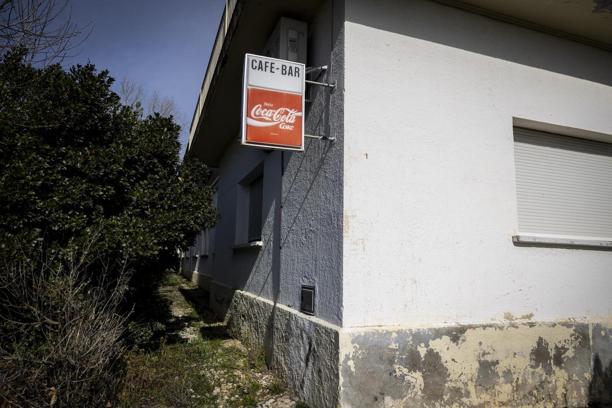 En imágenes | Así está la abandonada escuela de aviación del Aeropuerto de Huesca