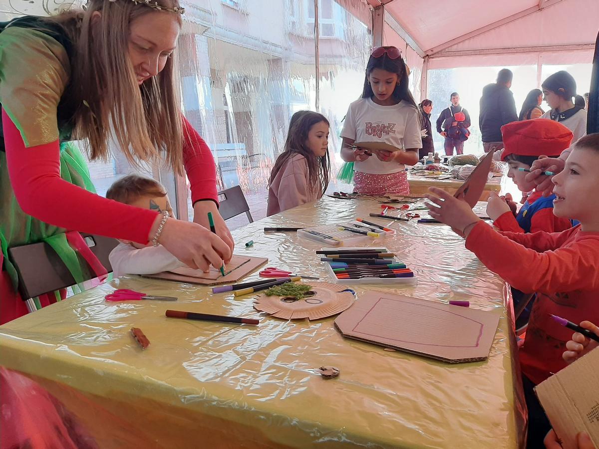Los niños de Llanera inauguran el Antroxu por todo lo alto: el primer día de actividades, en imágenes