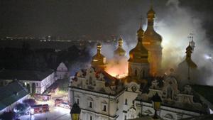 Un atac de Rússia incendia la històrica catedral de la Dormició