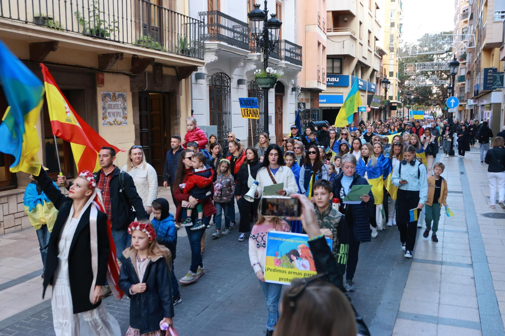 Cientos de castellonenses se manifestan por la paz en Ucrania