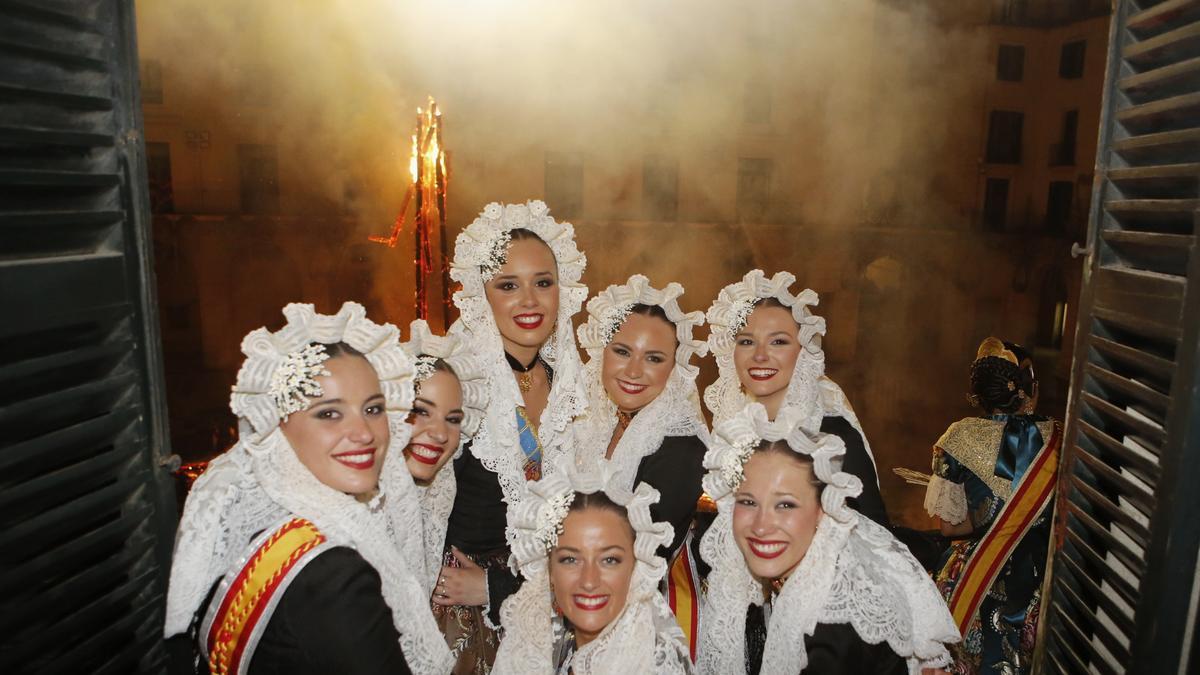 La corte del fuego actual durante la cremà de la Hoguera Oficial de 2019