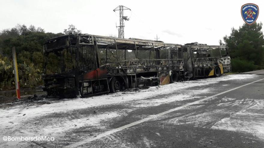 Incendio de un autobús en la carretera de Campos