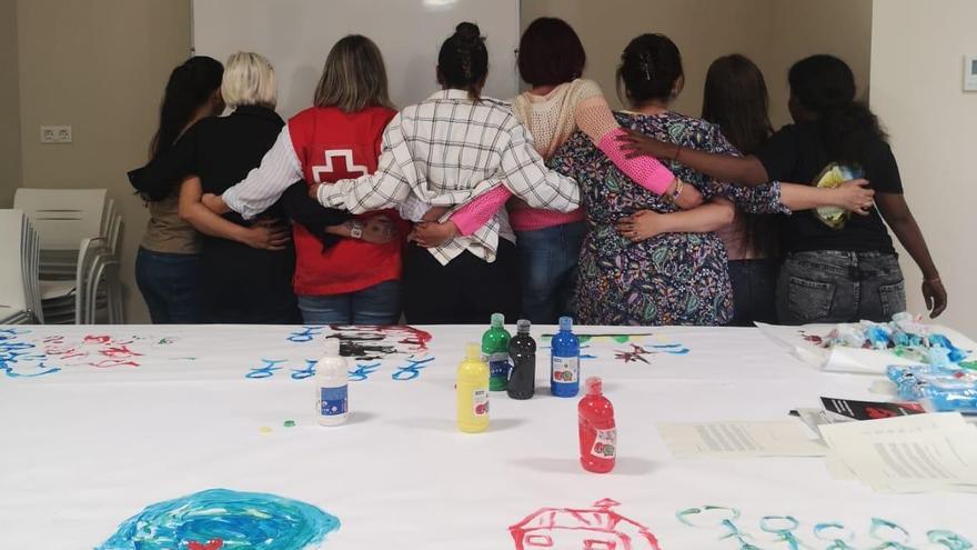 Cruz Roja y Diputación refuerzan su alianza para empoderar a mujeres víctimas de violencia en más de 40 municipios