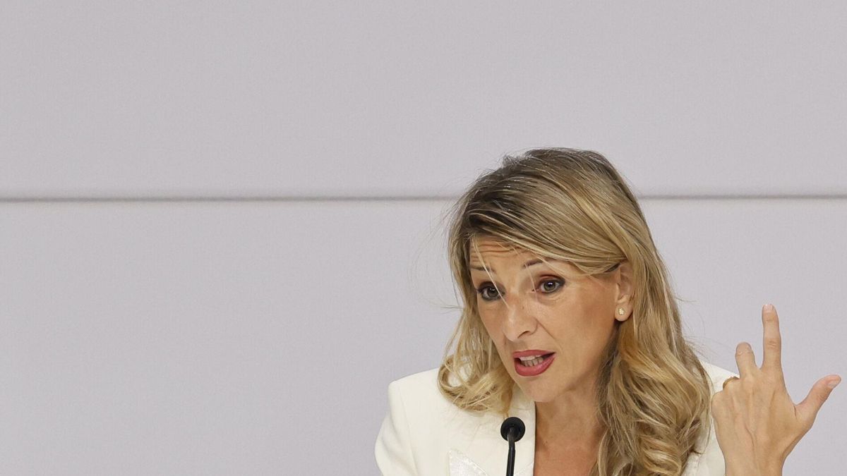 La vicepresidenta segunda del Gobierno y ministra de Trabajo, Yolanda Díaz este martes en una rueda de prensa.