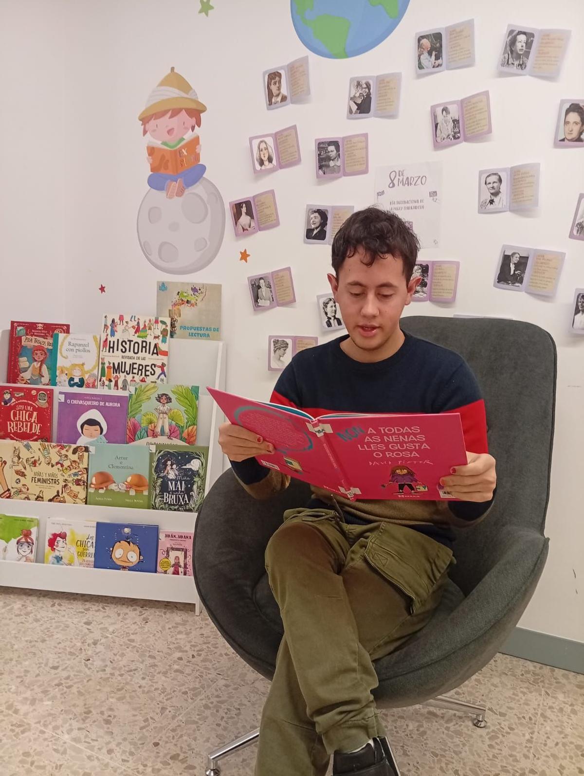 A biblioteca do San Rafael transformouse nun espazo feminista e de homenaxe ás científicas.