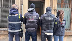 Imagen de la operación policial este lunes por la mañana