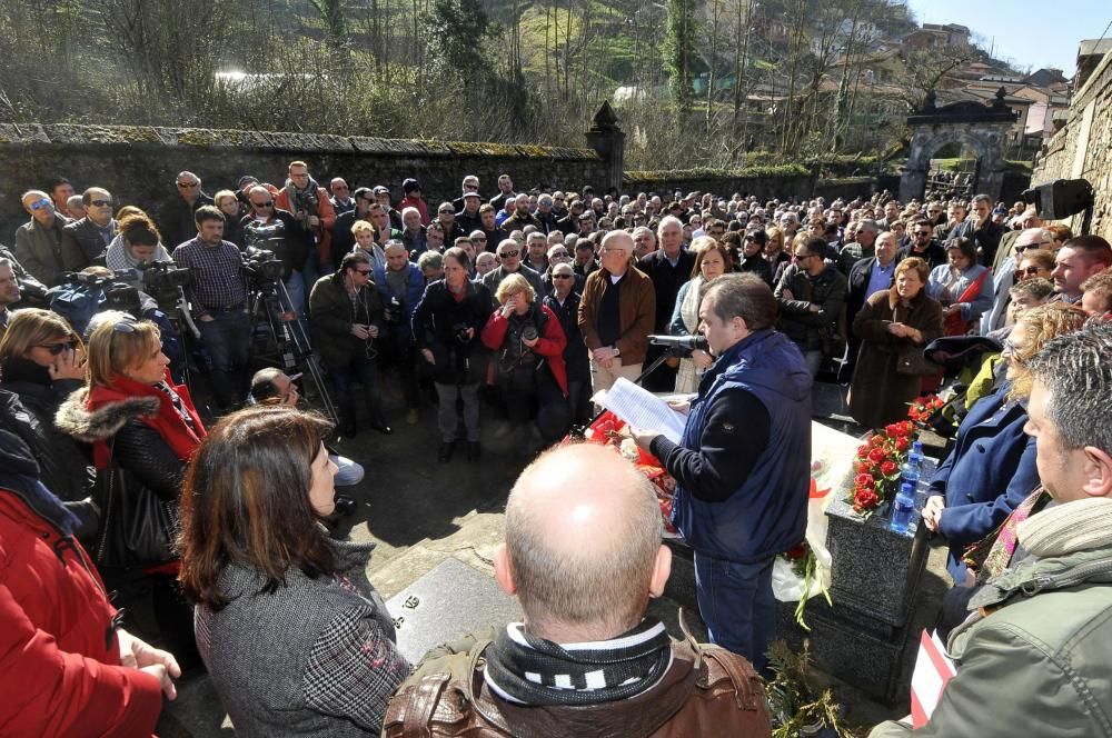 Homenaje al fundador del SOMA, Manuel Llaneza