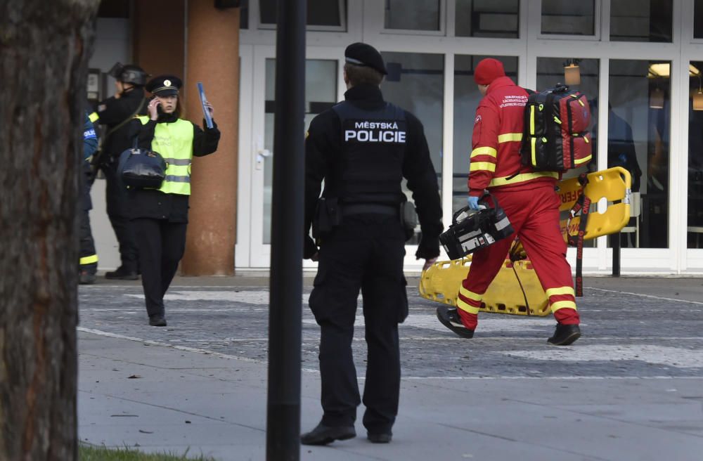 Al menos seis muertos en un tiroteo en un hospital checo