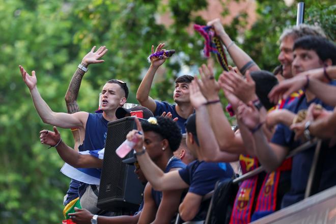 ¡De locos! Las mejores imágenes de una ciudad entregada al Barça