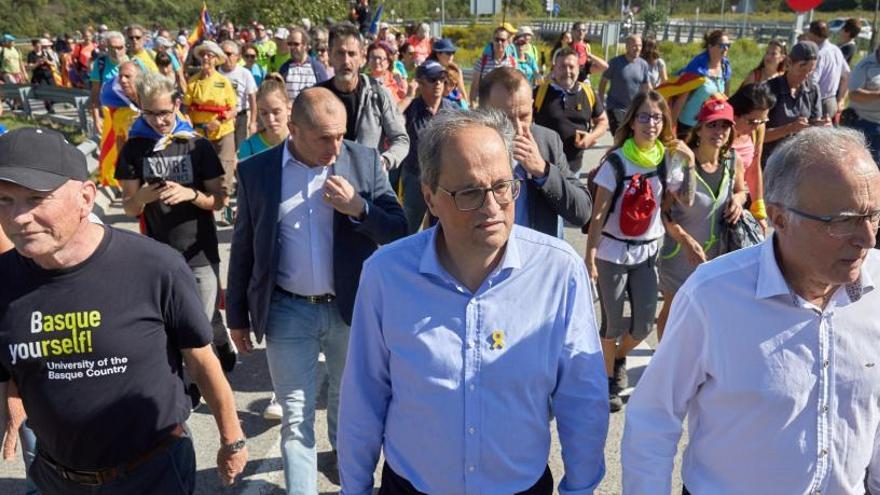 Quim Torra junto a Ibarretxe en la &#039;marcha por la libertad&#039;.