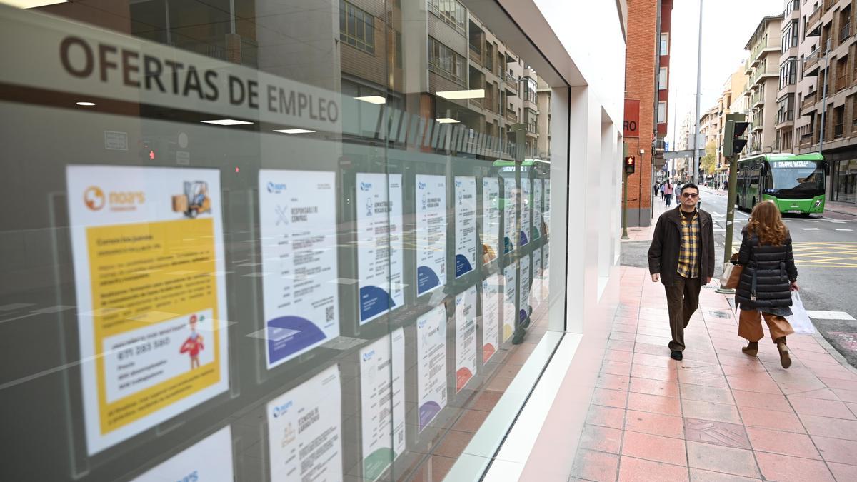 Las empresas especializadas en gestionar ofertas de trabajo en Castellón tienen en su base aspirantes parados de larga duración a quienes asesoran.