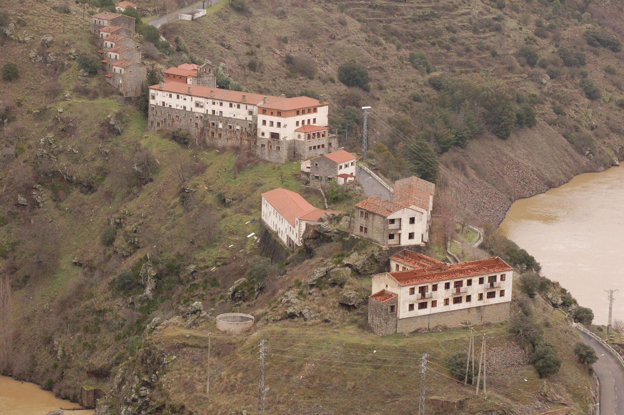 Un vecino de Bueu vende un pueblo abandonado en Zamora