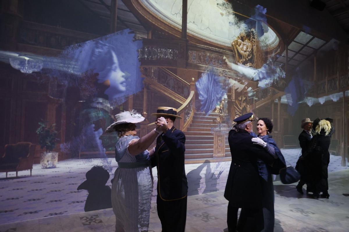 Llega a València la exposición inmersiva sobre el Titanic en Bombas Gens: 'La leyenda del Titanic' permite pasear al público por dentro del histórico buque