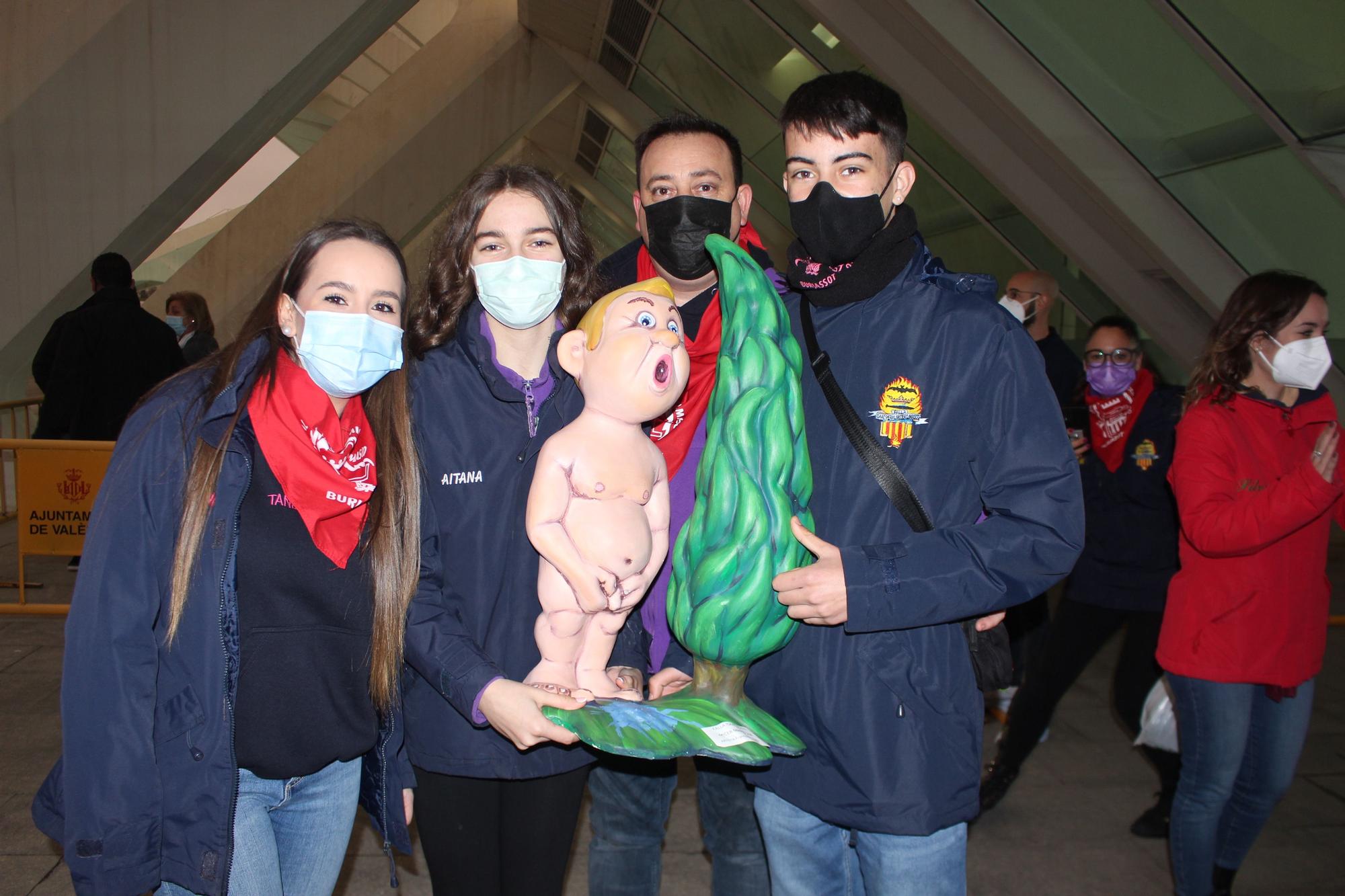 Los infantiles recogen los ninots de las Fallas 2022