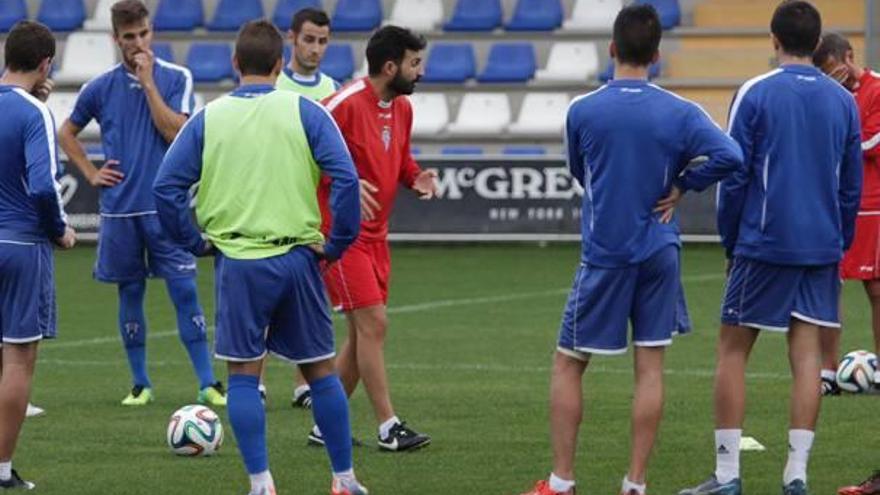 El Alcoyano prepara con lluvia la cita ante el Nàstic