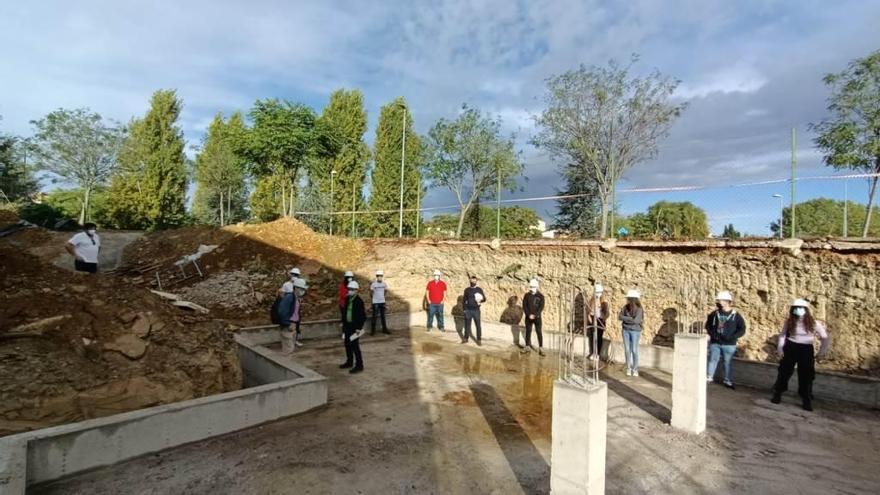 Alumnos de la UEx visitan las obras de la primera ‘Passivhaus’ de Cáceres