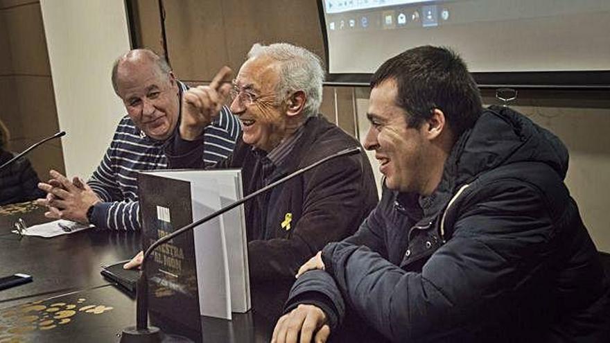 Per l&#039;esquerra, Miquel Vilalta, Ramon Creus i Jordi Preñanosa, a la presentació del llibre a l&#039;Espai Òmnium