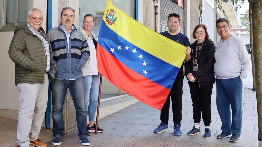 Un grupo de ciudadanos venezolanos, en la asociación Amigos de Venezuela.