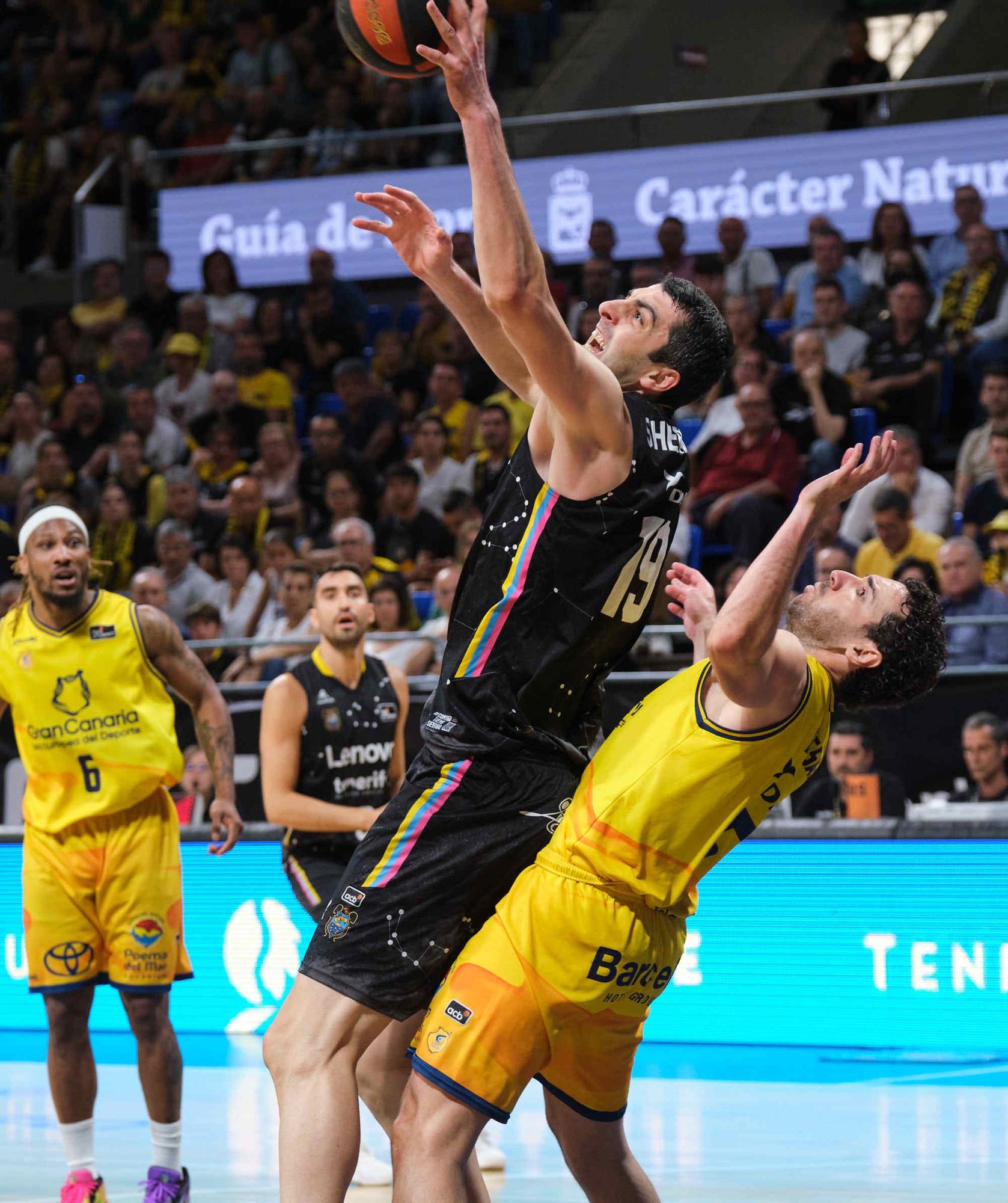 Derbi de baloncesto en Canarias: Lenovo Tenerife vs Gran Canaria