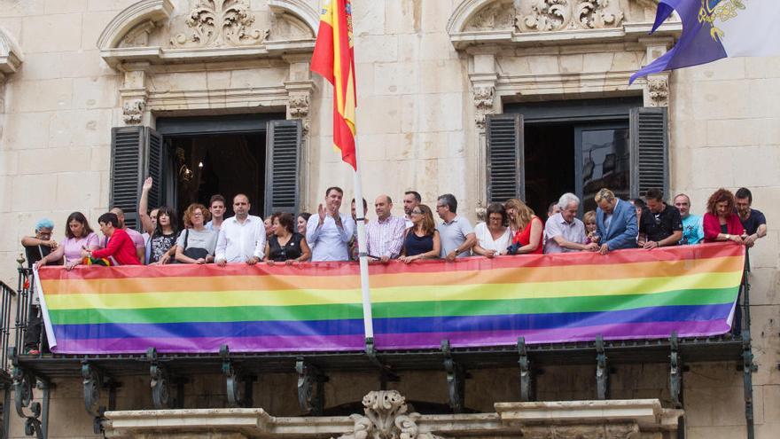 Los socios avalan a Echávarri y no habrá pancarta en memoria de Miguel Ángel Blanco