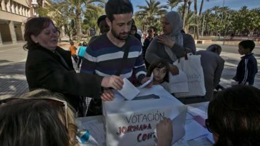 Votaciones por la jornada continua en la provincia.