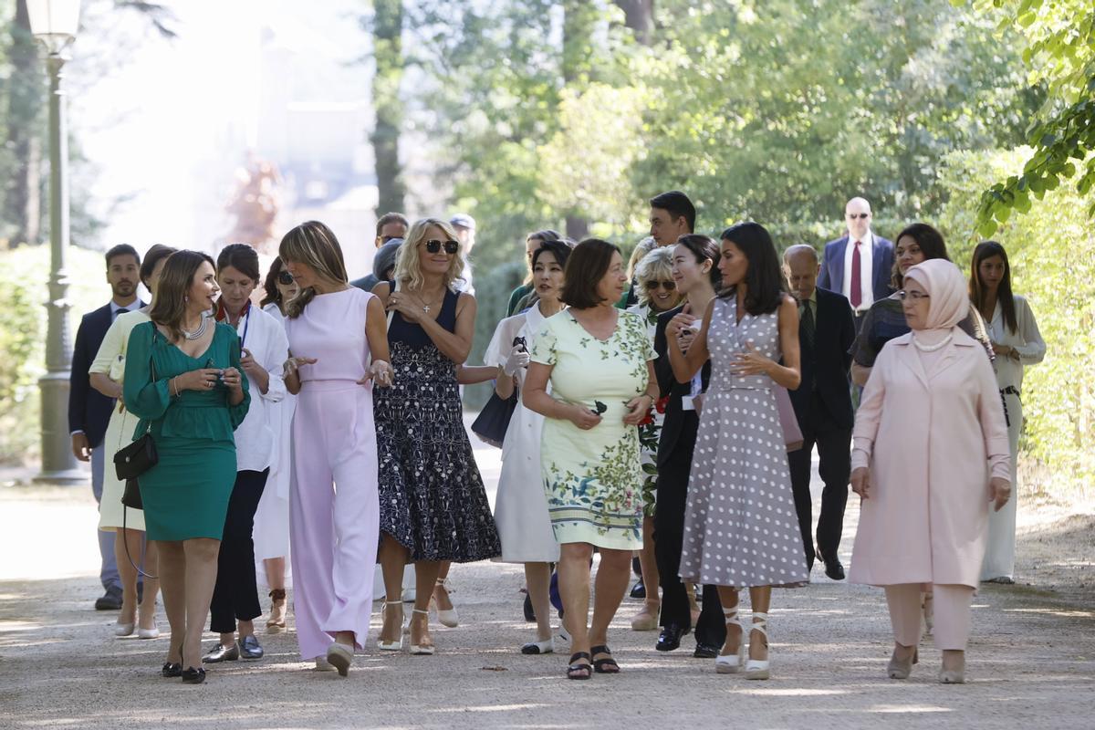 Recepción oficial a los consortes de la treintena de jefes de Estado y de Gobierno que asisten a la cumbre de la OTAN en la Granja de San Idelfonso