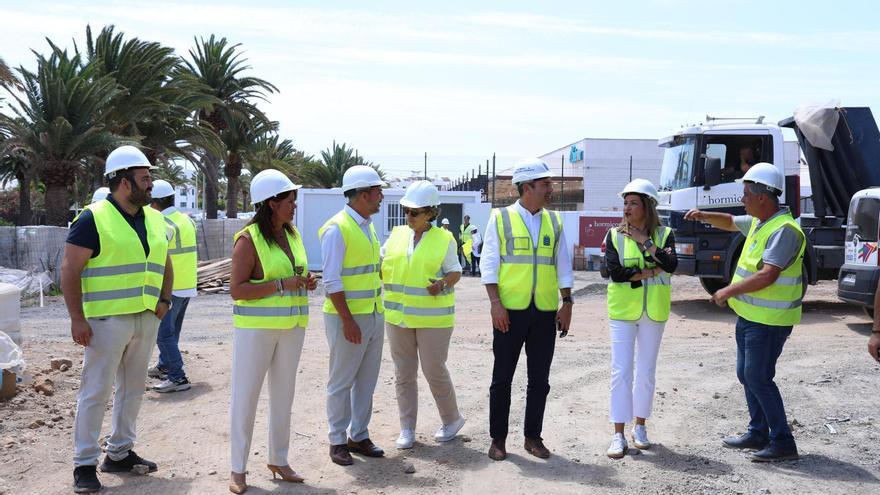 Obras de la Parada Preferente de guaguas en Costa Teguise