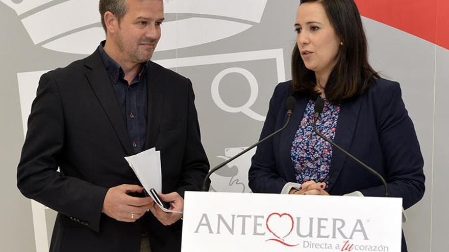 Víctor González y Ana Cebrián, en la presentación.