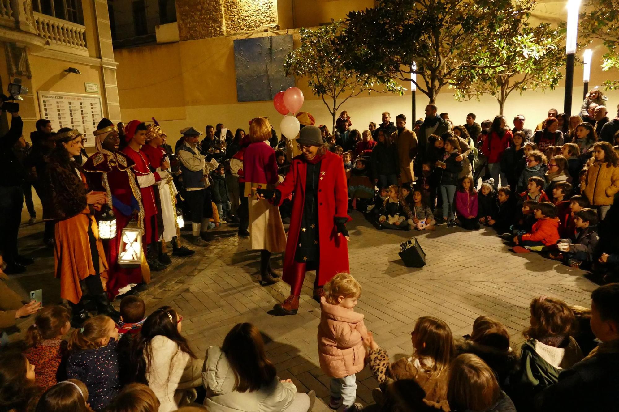 En Fumera, la Nadalina, el Tió i els capgrossos coincideixen al centre de Figueres