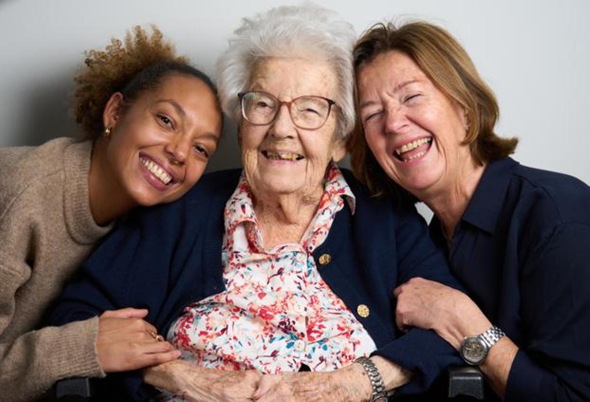 Los científicos compararon la sangre de centenarios con la de octogenarios y, posteriormente, con la de adultos de entre 30 y 60 años.