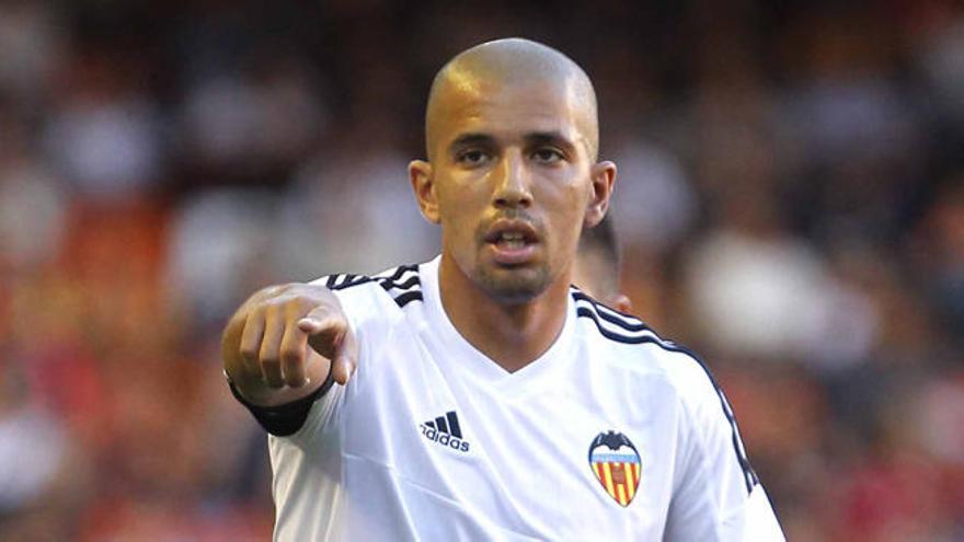 Feghouli niega haberse ofrecido al Barcelona