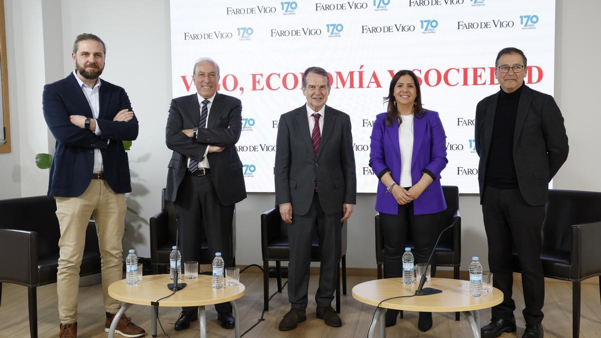 De izquierda a derecha, José Carneiro, Francisco Puga, Abel Caballero, Susana Pérez y Xabier Martínez.