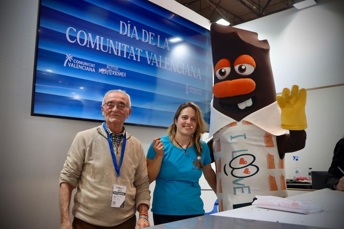 Chocolates Rafael Andreu realiza un showcooking con la elaboración del bollet tradicional.