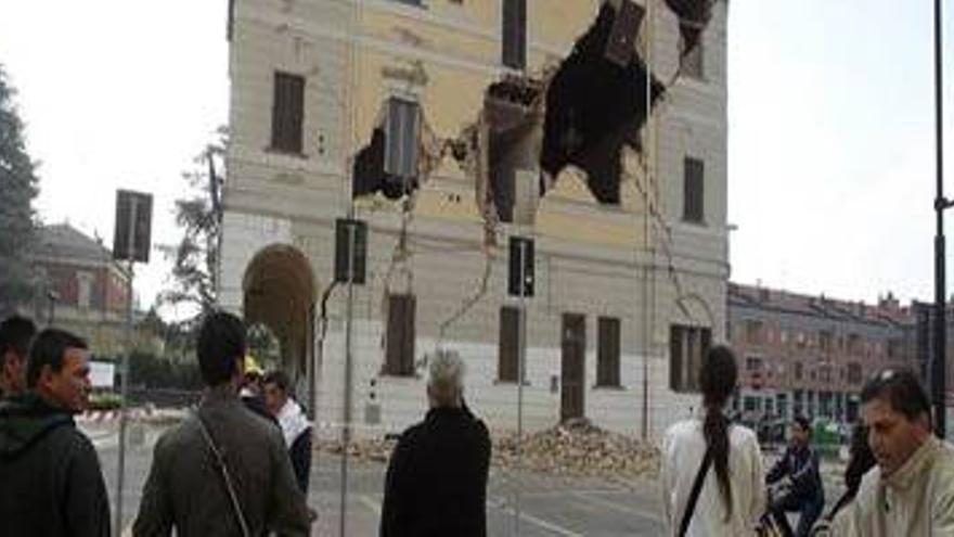 El terremoto declarado en el norte de Italia deja ya cinco muertos