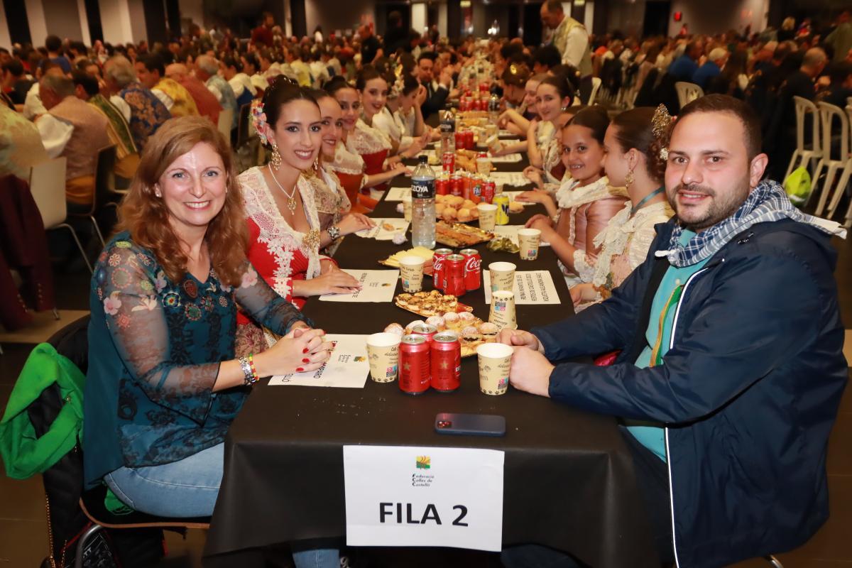 La alcaldesa, Amparo Marco, y el concejal José Luis López, junto a las cortes de honor.