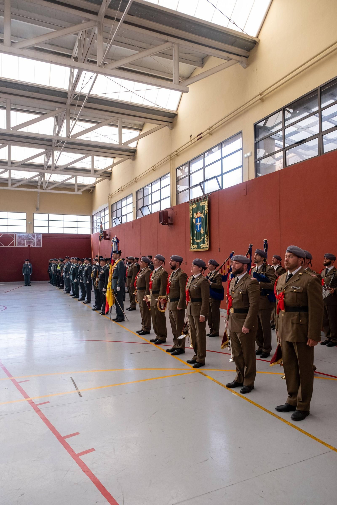 EN IMÁGENES: Así fueron los actos en Oviedo del 179 aniversario de la Guardia Civil
