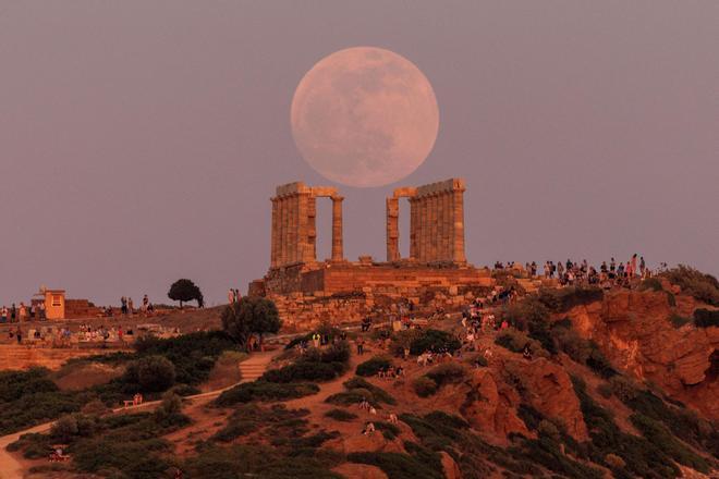 La Luna desde el Partenón de Atenas momentos antes del eclipse.