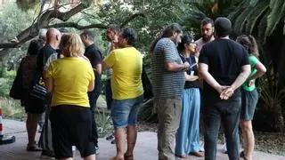 Los profesores catalanes rechazan la subida salarial de 400 euros mensuales en 2029 y se encierran en la conselleria
